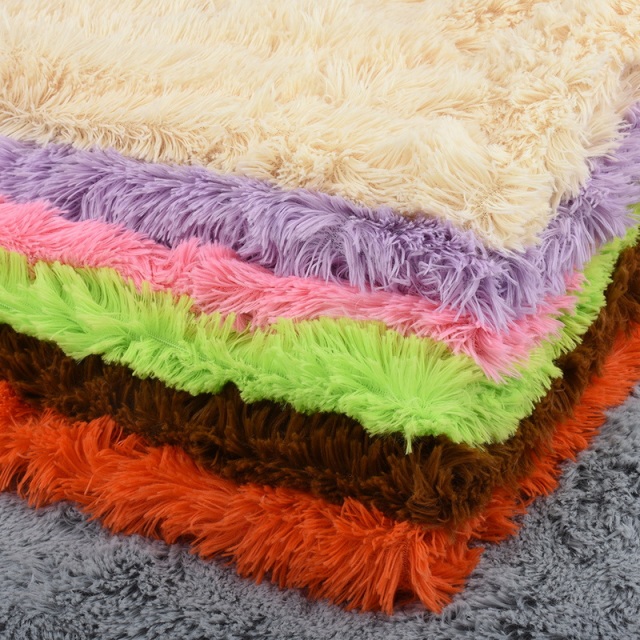 Plain Color PV Faux Fake Fur Fabric Peacock Fur 360GSM For Toys Cushion and Pet Beddings.