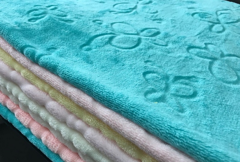 Double Side Embossed Fleece Lined Flannel Super Soft Fleece Fabric for Beddings and Pajamas
