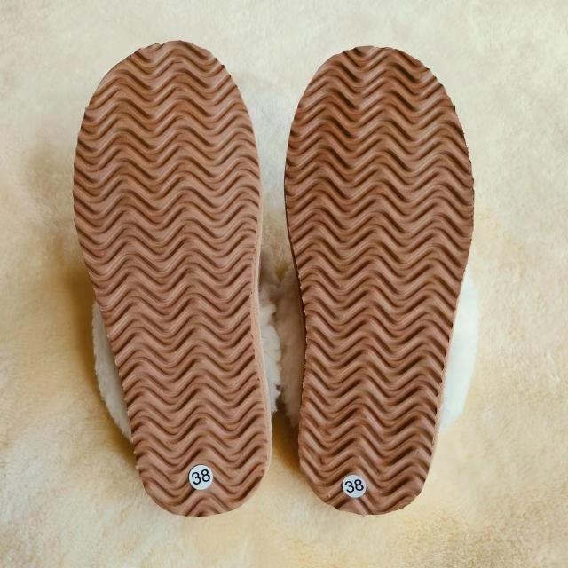 GRS non-slip sustainable recycled polyester fluffy faux fur home and bedroom slippers plush house slippers