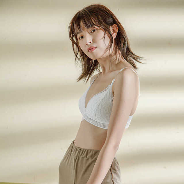 French Female ultra Thin Women Sexy Braletter Lace Wireless Bra
