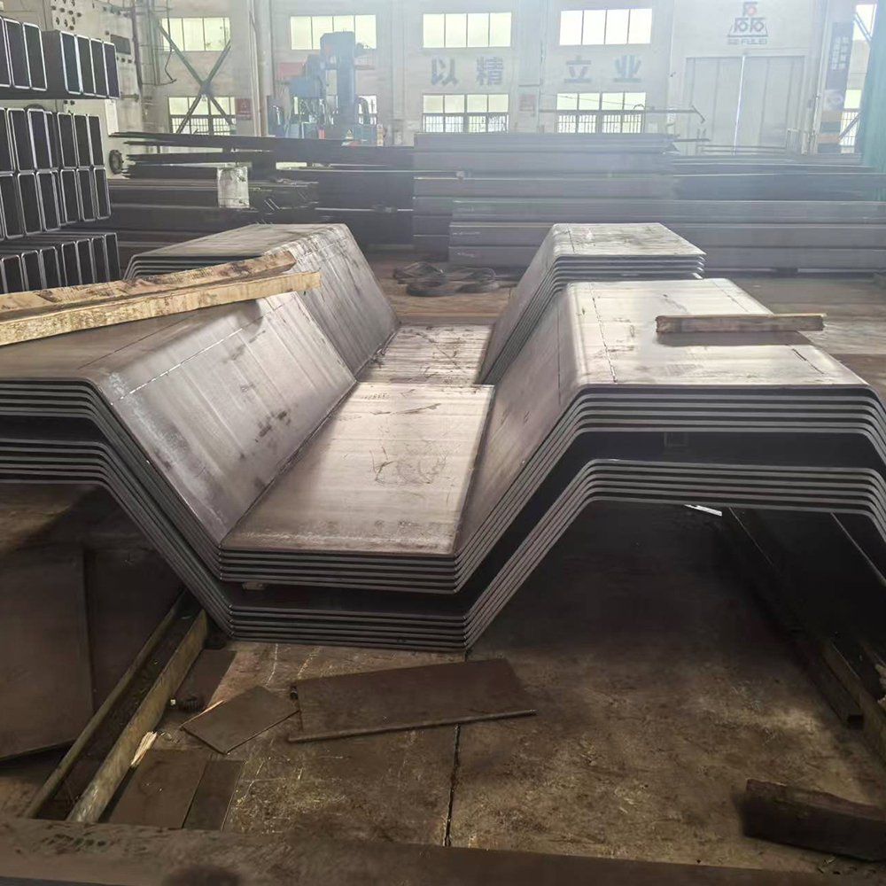Heavy-duty large section trapezoidal integrated bending corrugated plate