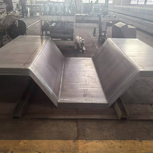 Heavy-duty large section trapezoidal integrated bending corrugated plate