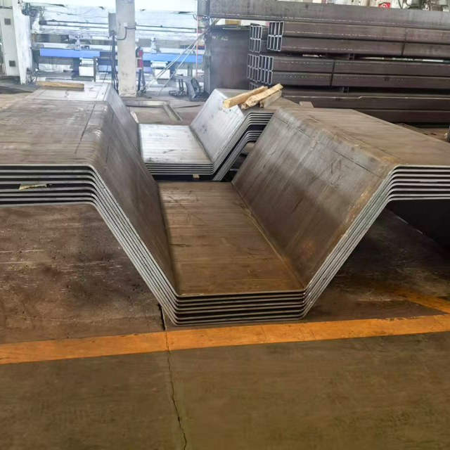 Heavy-duty large section trapezoidal integrated bending corrugated plate