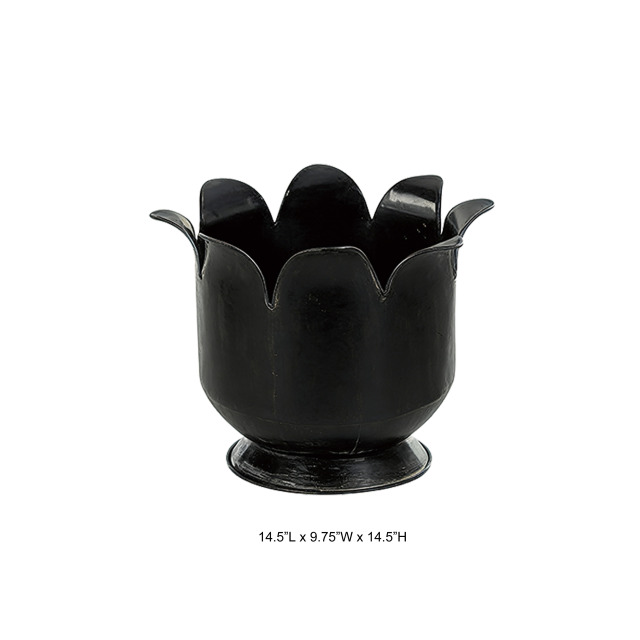 Scalloped Petal Rim Metal Planter Pot for Garden and Outdoor Decoration