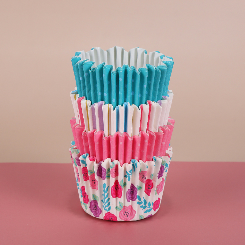 different sizes Cupcake Liners in white color