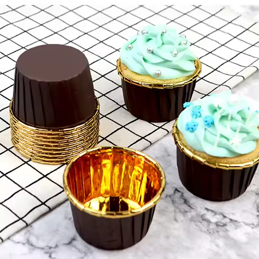 Vasitos para cupcakes de color negro con borde enrollable