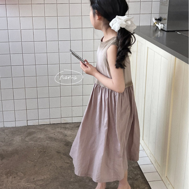 NONOKIDS  Two Tone Tie Dye Spliced Sleeveless Kids' Dress Sleeveless Dress for Little Fashion Forward Girls Elegant and Effortless Dress for Children