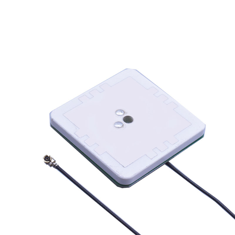 GNSS active antenna RTK differential unmanned aerial vehicle M9n sub meter level direction finding high gain military single Beidou navigation