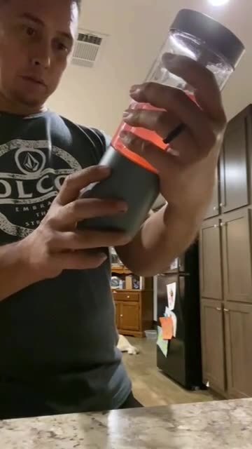 New Amazon Juicer Cup Hand Crank Juicer Fruit Blender Portable Juicer Electric Blender