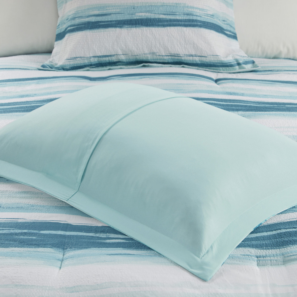 8 Piece Printed Seersucker Comforter and Quilt Set Collection