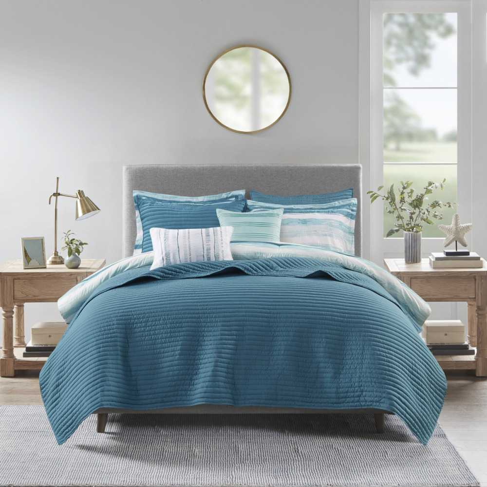 8 Piece Printed Seersucker Comforter and Quilt Set Collection