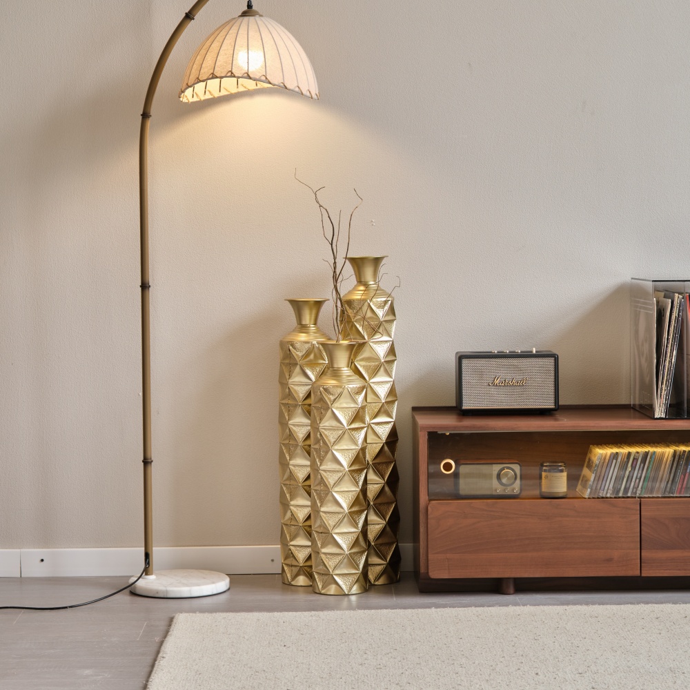 Semi-Handmade Metal Floor Vase Set of 3, Gold-Plated Geometric Diamond Pattern Vases, 33.5/29.5/25.2 Inch Large Decorative Vases for Living Room, Entryway, Office Decor (4.72in Top, 5.91in Base)聽