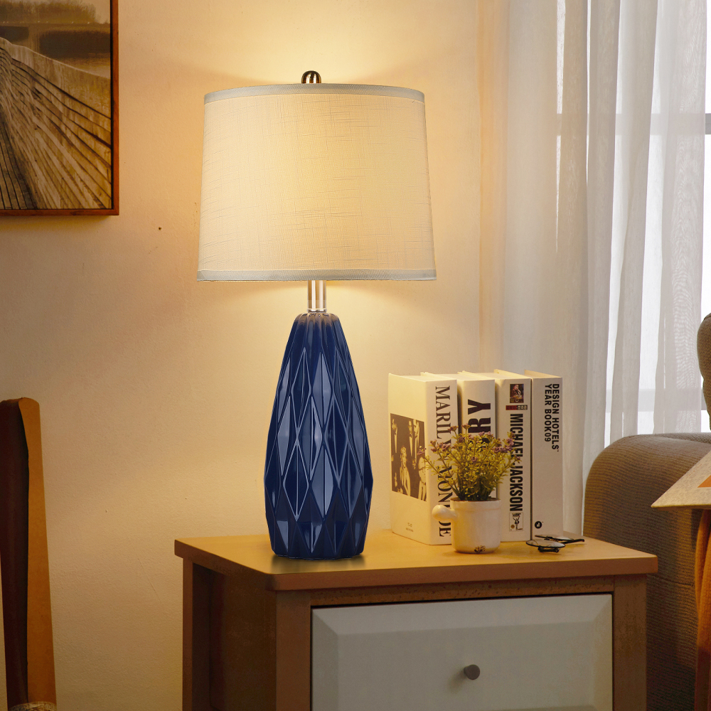 Diamond pattern ceramic table lamp