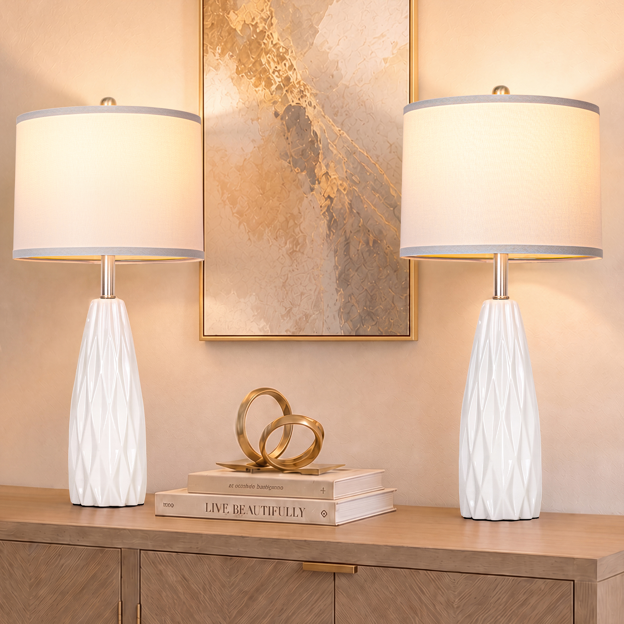 Diamond pattern ceramic table lamp