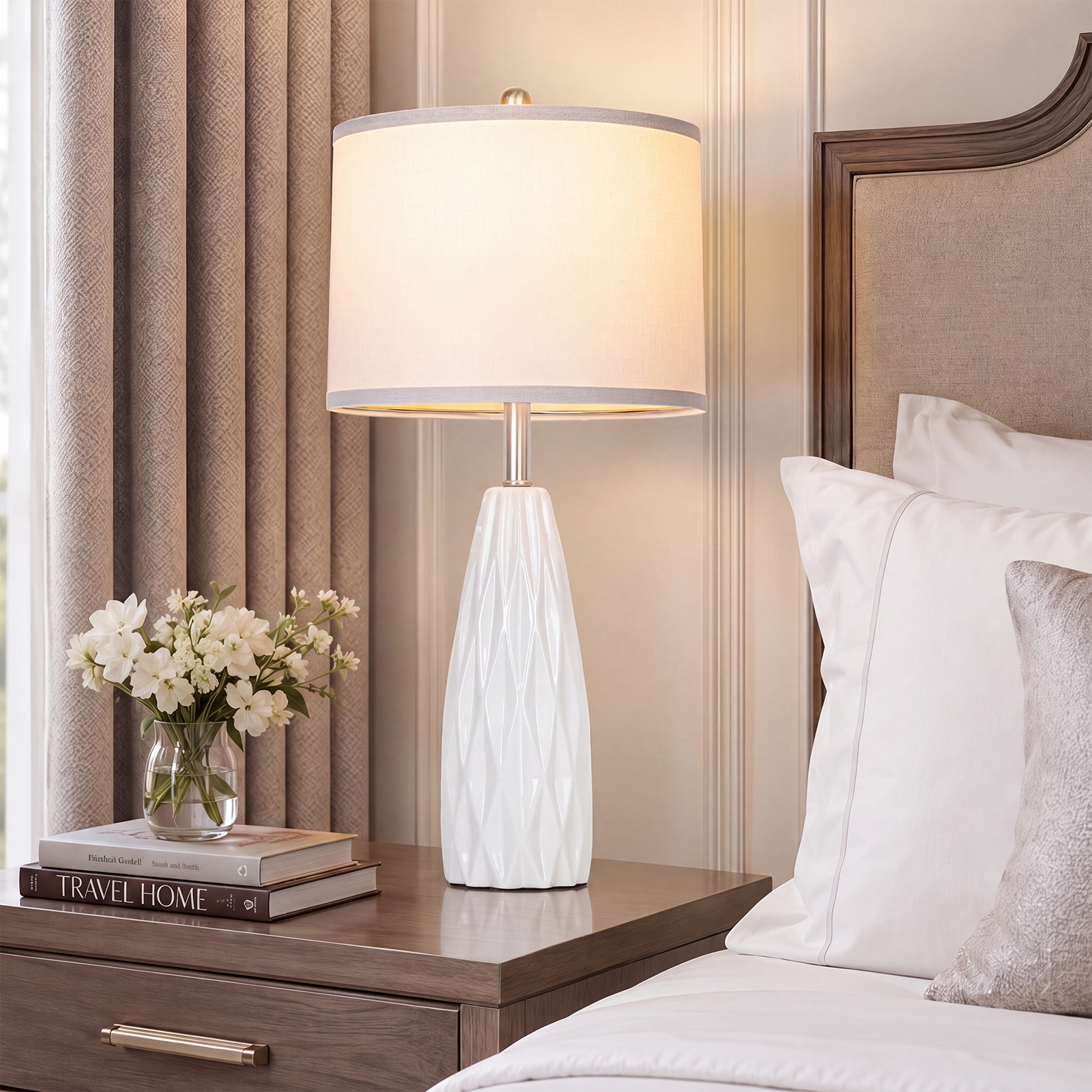 Diamond pattern ceramic table lamp