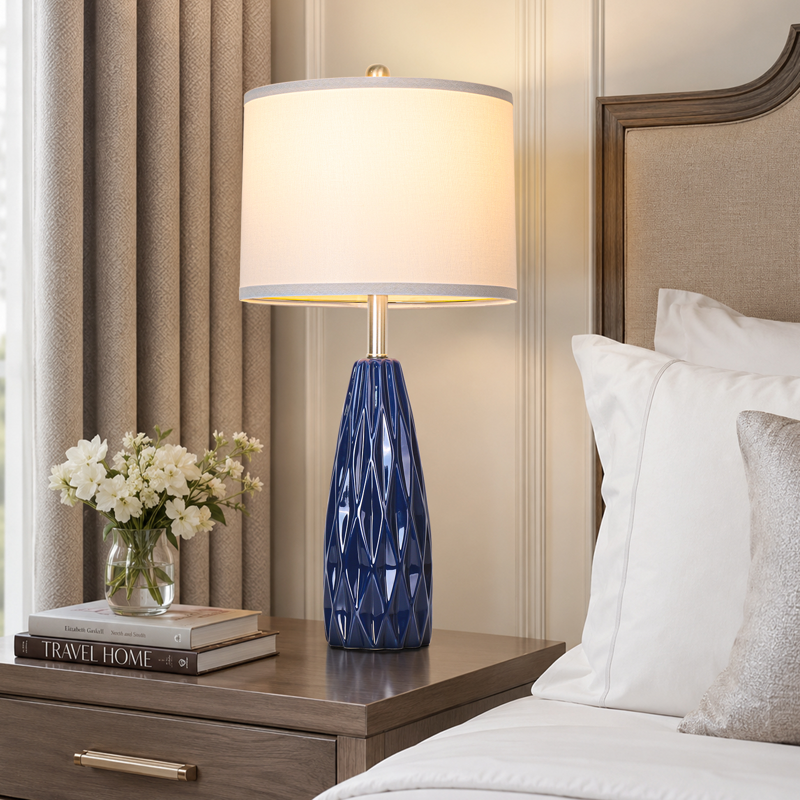 Diamond pattern ceramic table lamp
