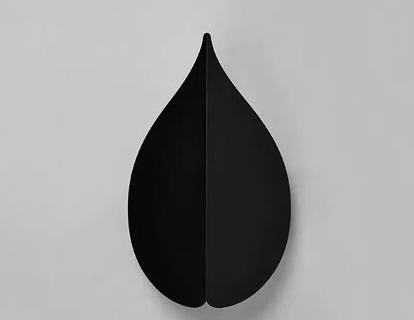 Leaf shaped wall lamp
