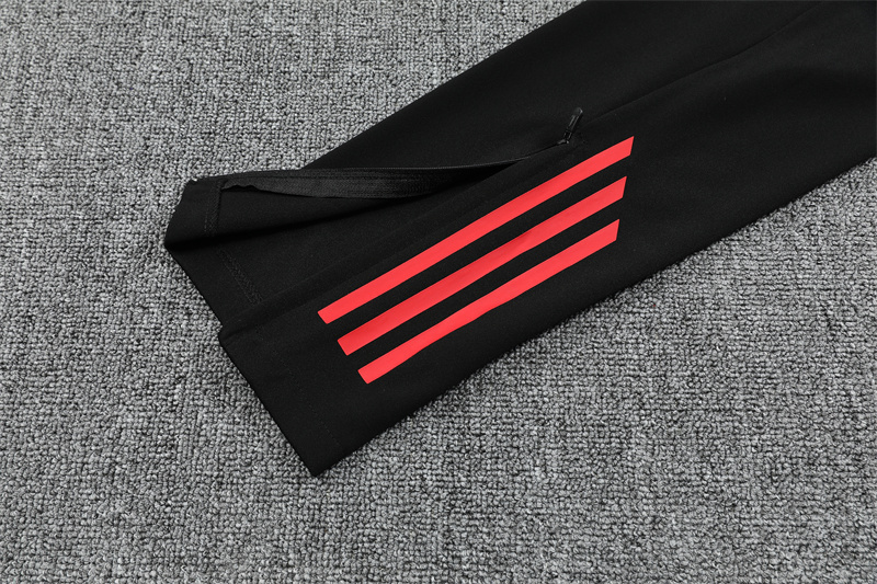 Manchester United 1/4 Zip Tracksuit 2025/26 Kids Adult