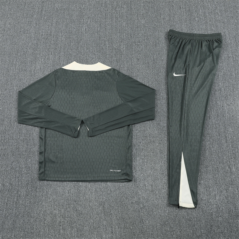 Chelsea 1/4 Zip Tracksuit 2025/26 Kids Adult