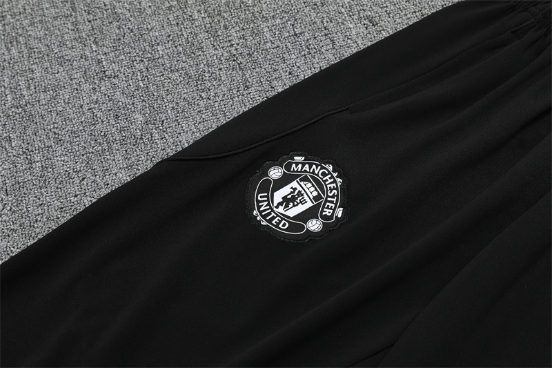 Manchester United 1/4 Zip Tracksuit 2025/26 Kids Adult