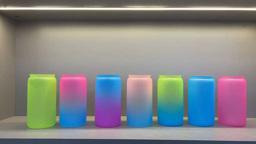 China Warehouse RTS 16oz Plastic Gradient Ombre Cups with PP Lid