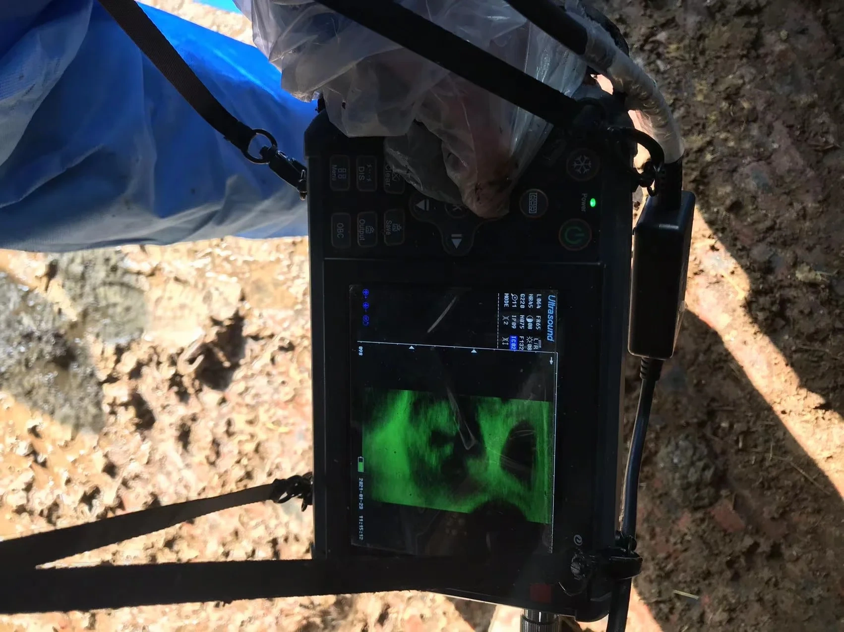 EUR VET Portable Veterinary Ultrasound Machine for Bovine Equine Budget-Friendly Instrument with Rectal Probes