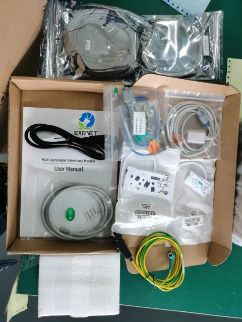 EUR VET 高精度でユニークなデザインの獣医用機器 ETCO2 付きポータブルマルチパラメータモニター