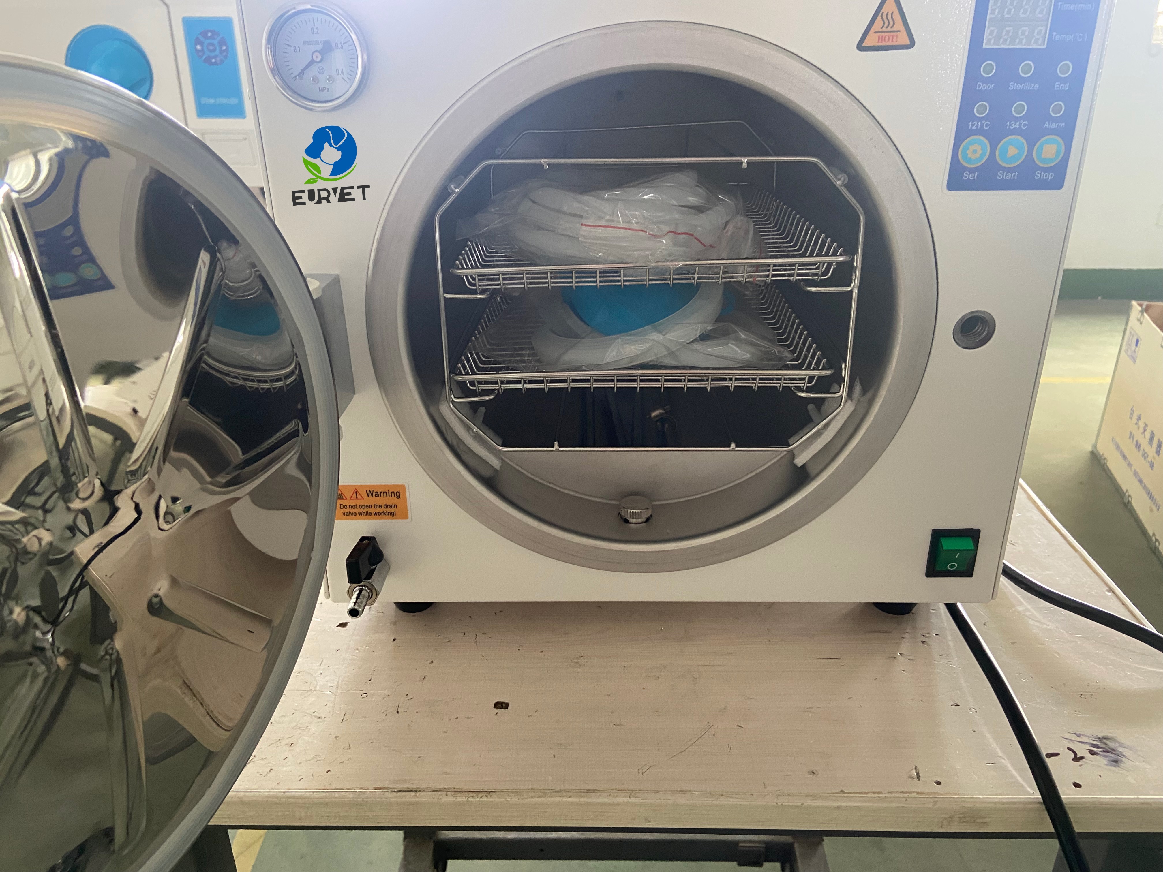 EUR VET Professional Dental Portable Steam Sterilizer 18l 23l Autoclave Machine Veterinary Equipment