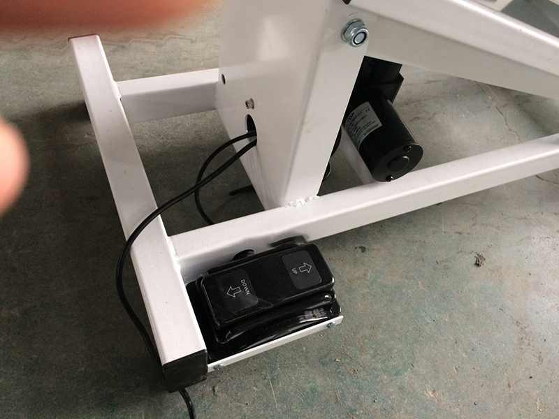 EUR VET Favorable V-Type Animal Operating Table Durable Veterinary Instrument Electric Lifting Veterinary Operation Table