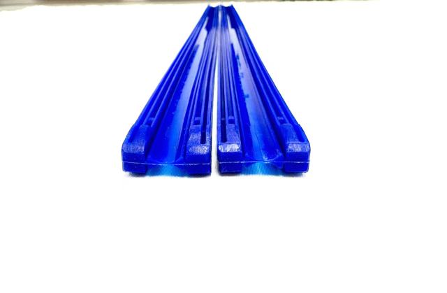 Rubber strip for wiper blades