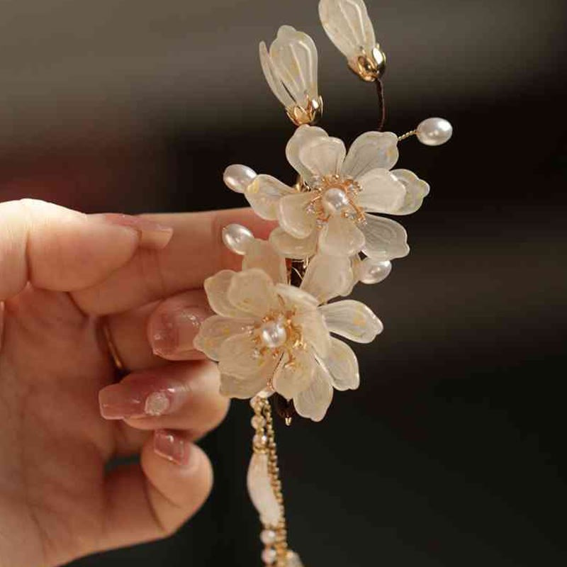 Classical Magnolia Tassel Side Hair Clip
