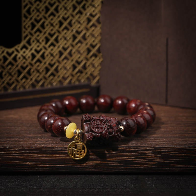 Small Leaf Red Sandalwood Gold Swallower Calm Bracelet