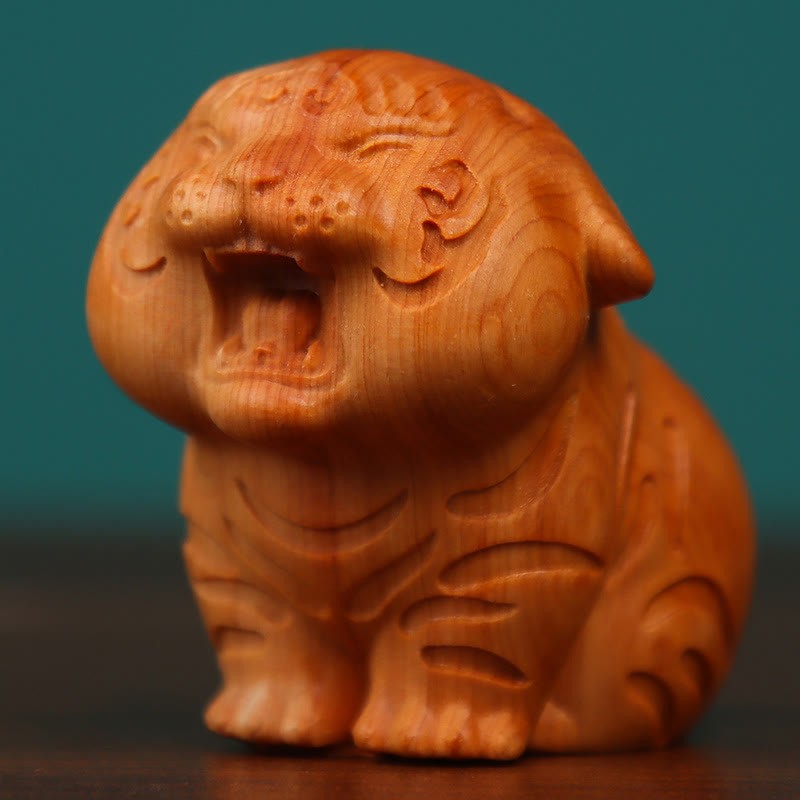 Thuja Sutchuenensis Boxwood Tiger Zhong Kui Grounding Desk Decorations