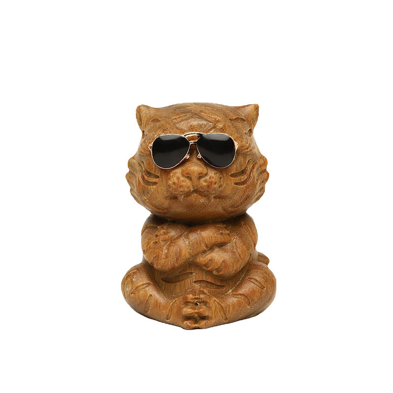 Small Green Sandalwood Tiger Engraved Positive Desk Decorations