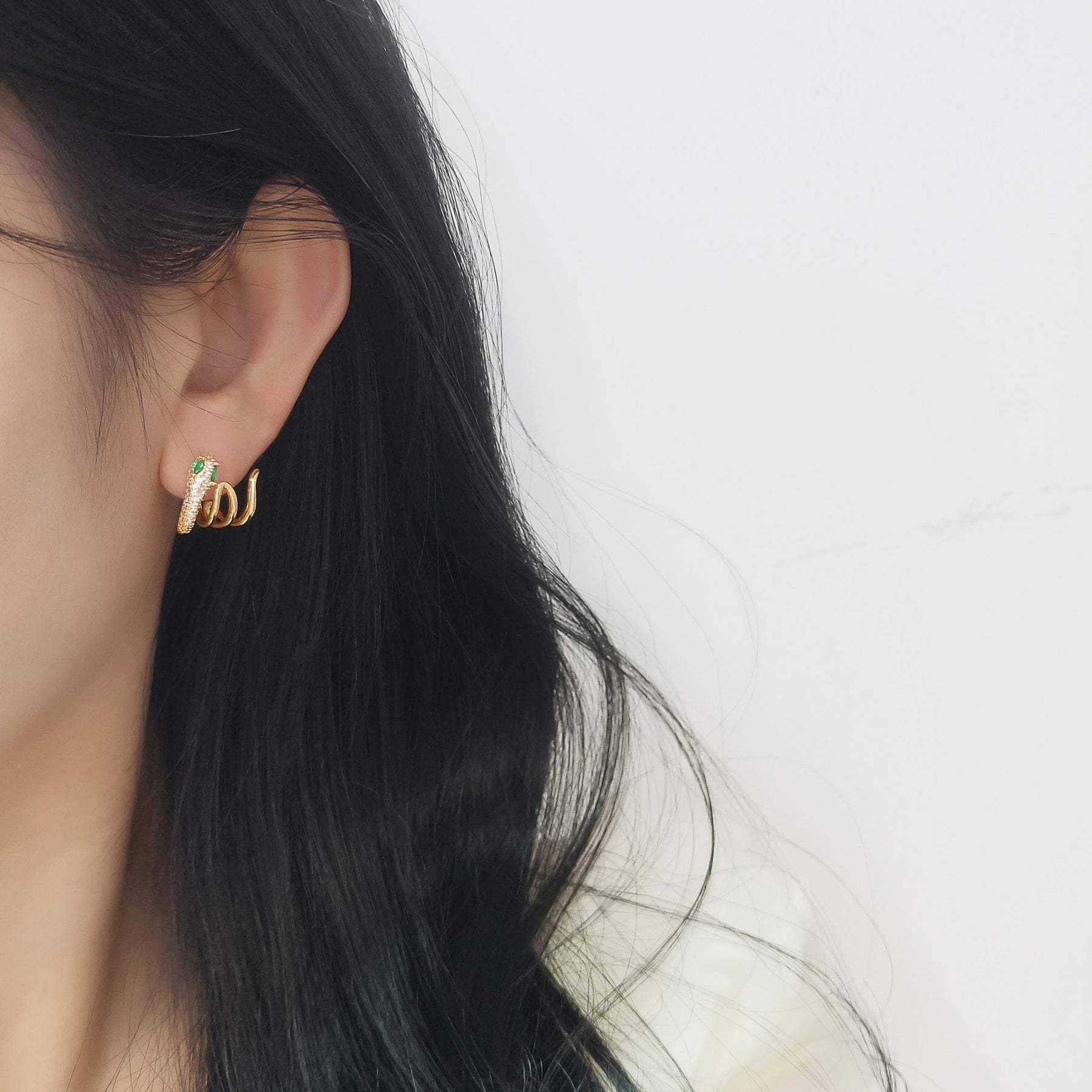 925 Sterling Silver Green-eyed Snake Shape Year Of The Snake Harmony Earrings