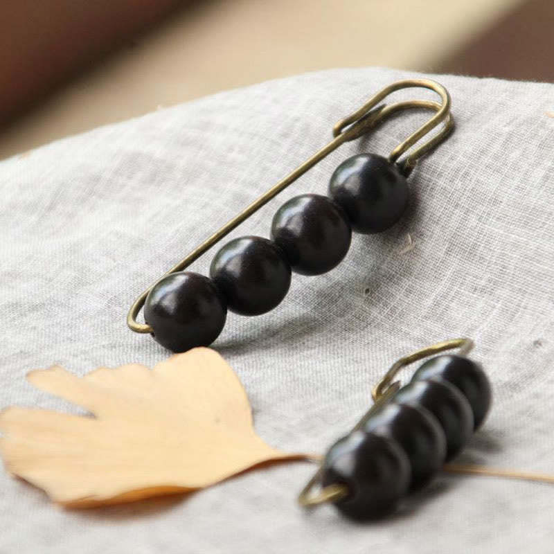 Vintage Sandalwood Agathis Alba Ebony Wood Peltogyne Beads Healing Brooch