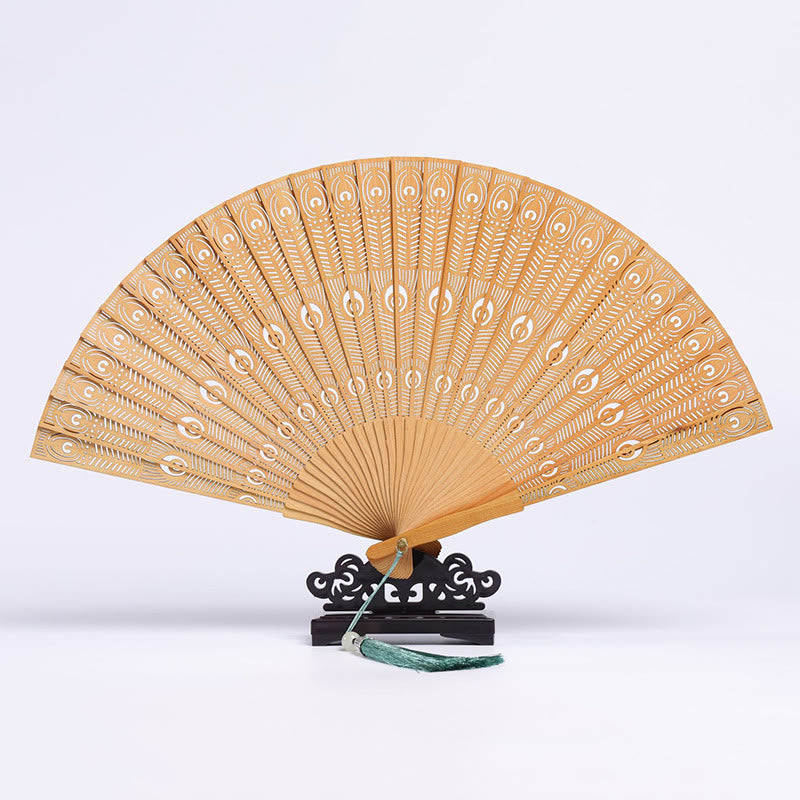 Retro Chang'e Moon Crane Peacock Hollow Engraved Pattern Handheld Thuja Sutchuenensis Wood Folding Fan
