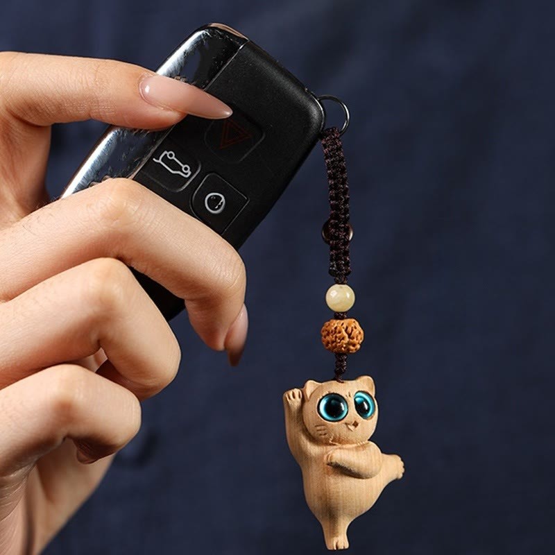 Green Sandalwood Thuja Sutchuenensis Dancing Cat Positive Key Chain Phone Hanging Decoration
