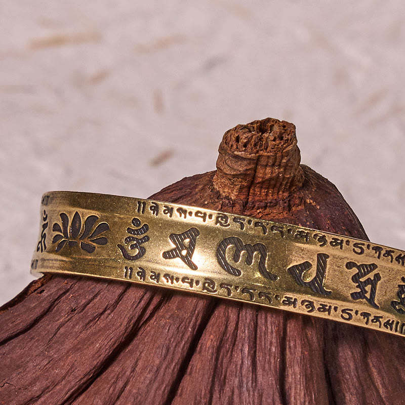Six True Words 'om Mani Padme Hum' Heart Sutra Lotus Copper Brass Peace Cuff Bracelet Bangle