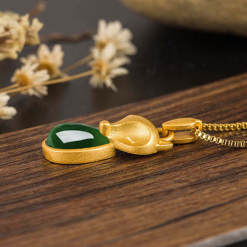 Green Chalcedony Fox Pattern Courage Necklace Pendant