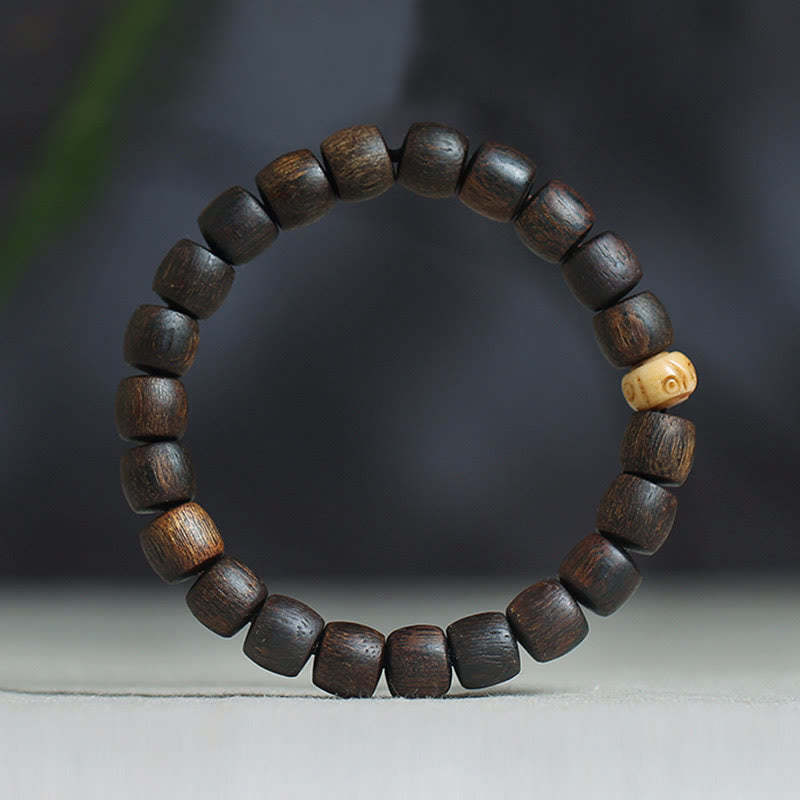 Nha Trang Rare Bai Qinan Agarwood Cyan Jade Red Agate Laughing mystic zen Tibetan Bone Strength Meditation Bracelet
