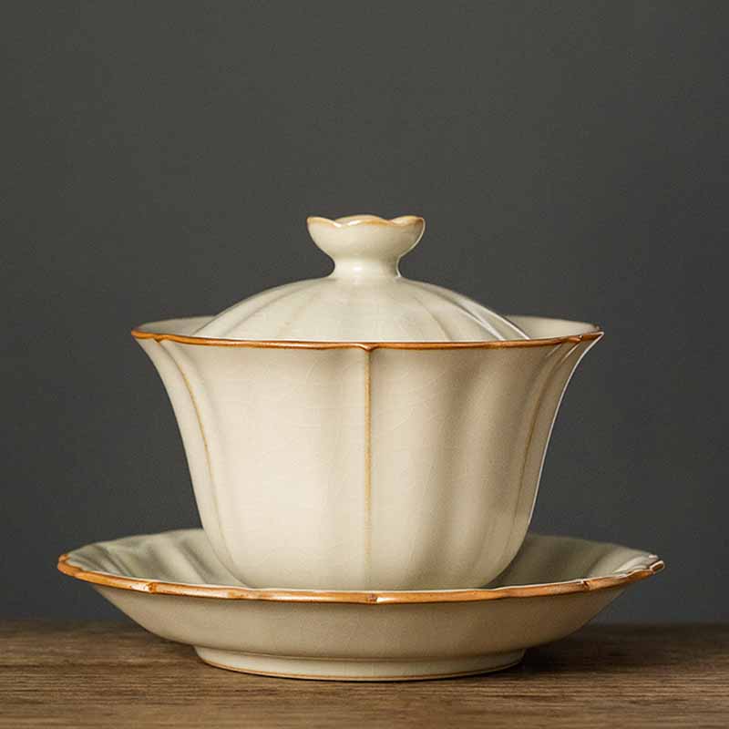 Beige Plum Blossom Shape Peach Branch Ceramic Gaiwan Sancai Teacup Kung Fu Tea Cup With Lid