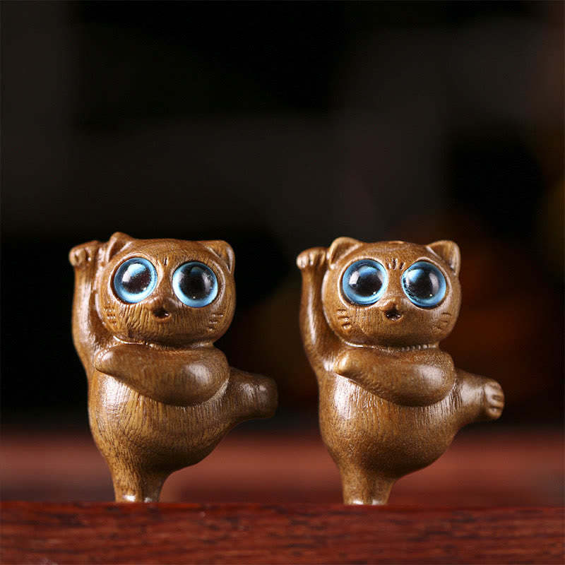Mini Green Sandalwood Dancing Cat Engraved Positive Desk Decorations