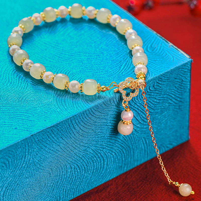 Hetian Jade Pearl Alloy Four Leaf Clover Pendent Abundance Bracelet