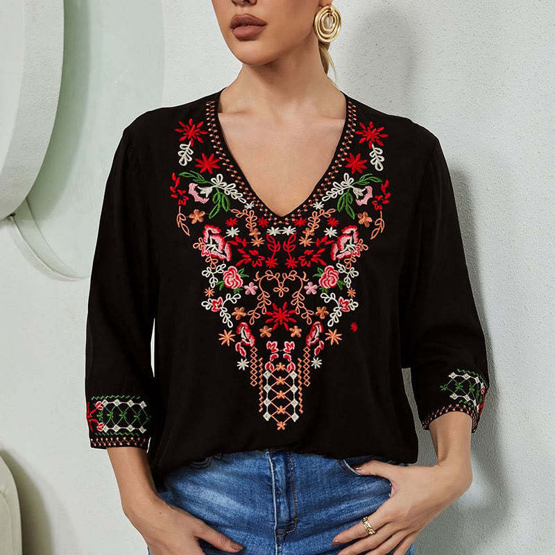 Summer Embroidery Flower Simple Design Three Quarter Sleeve V-neck Cotton Women's T-Shirt