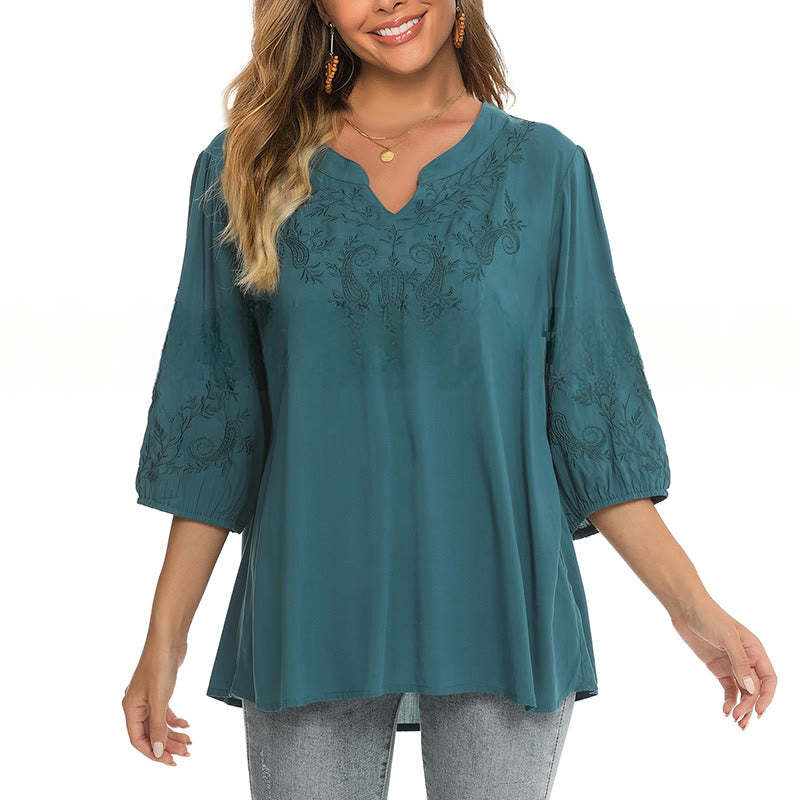 Casual Solid Color Embroidery Flower Three Quarter Sleeve V-Neck Cotton Women's T-Shirt