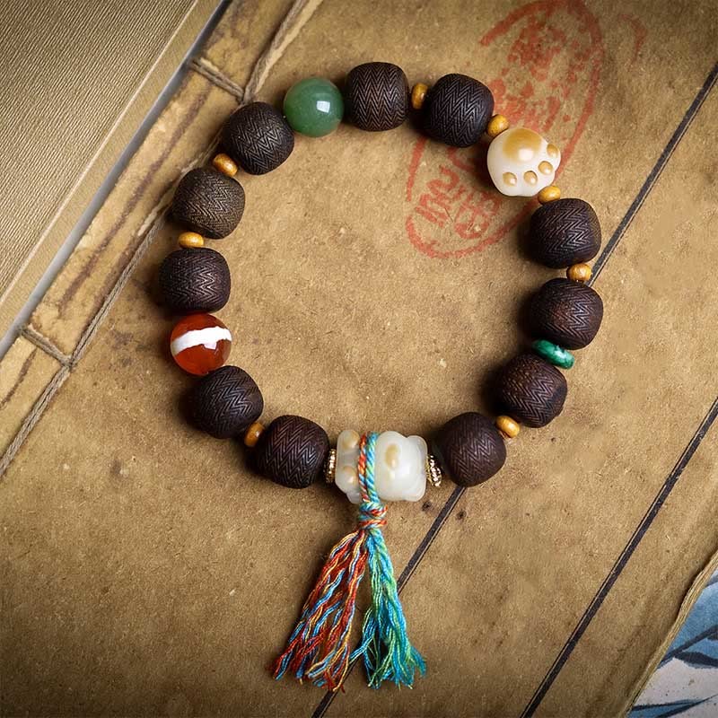 Green Qinan Agarwood Bodhi Seed Cat's Paw Claw Peace Bracelet