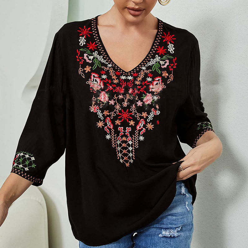 Summer Embroidery Flower Simple Design Three Quarter Sleeve V-neck Cotton Women's T-Shirt