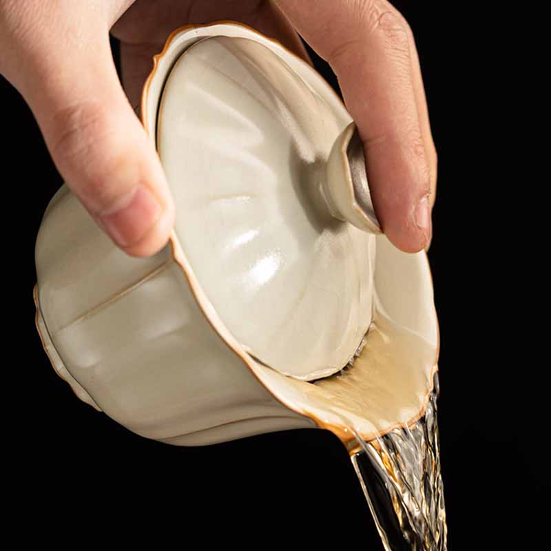 Beige Plum Blossom Shape Peach Branch Ceramic Gaiwan Sancai Teacup Kung Fu Tea Cup With Lid