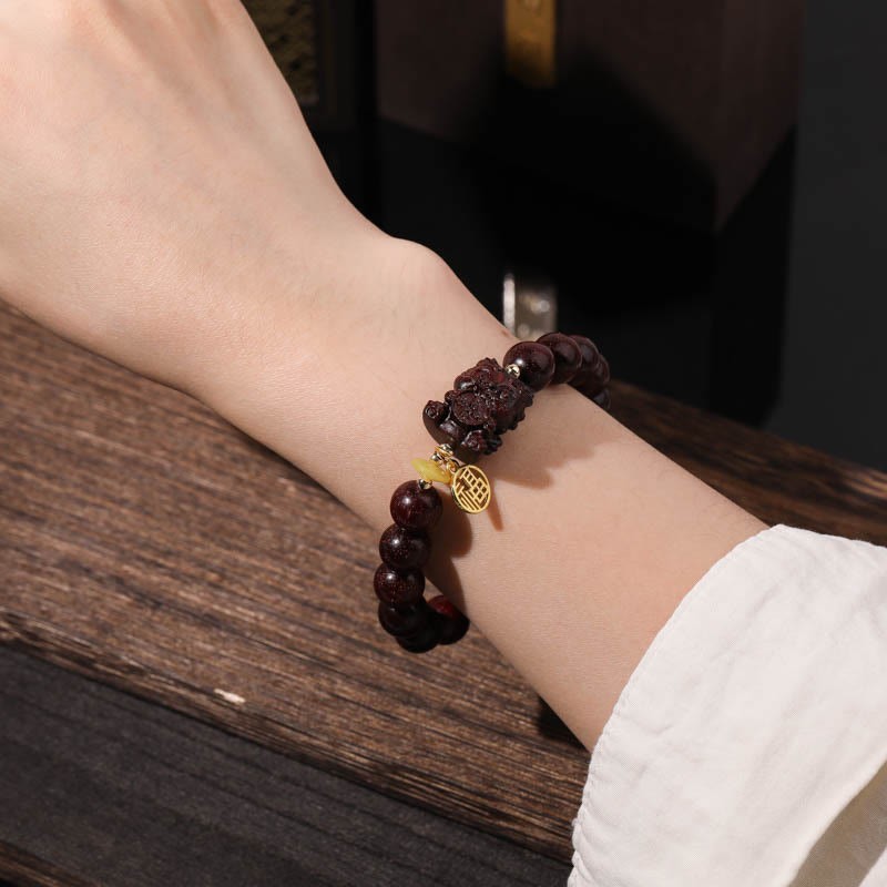 Small Leaf Red Sandalwood Gold Swallower Calm Bracelet